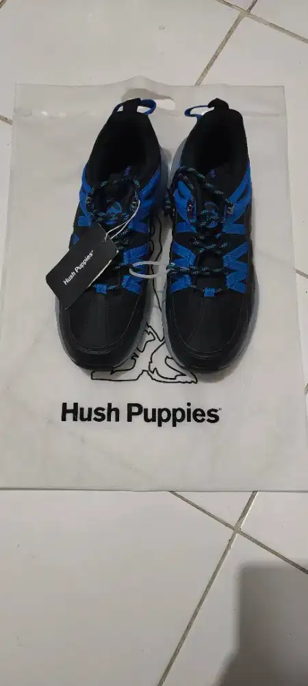 Sepatu hush puppies