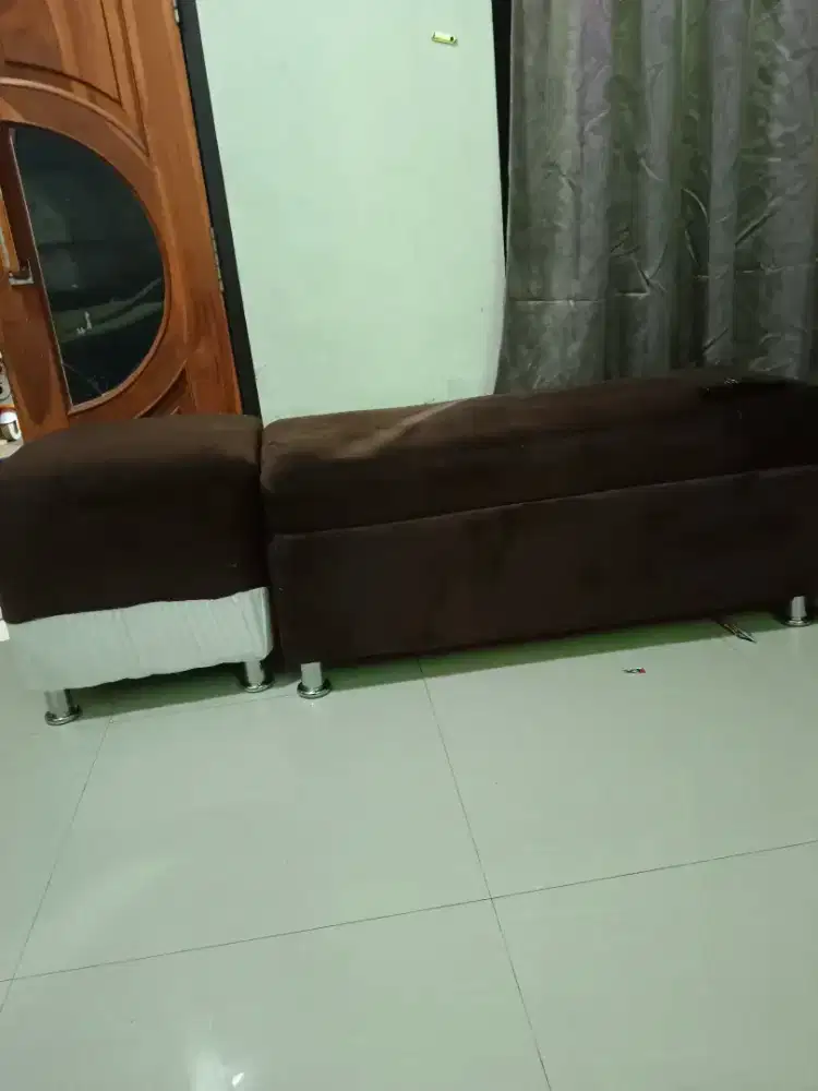 Sofa 1 set dilengkapi box penyimpanan