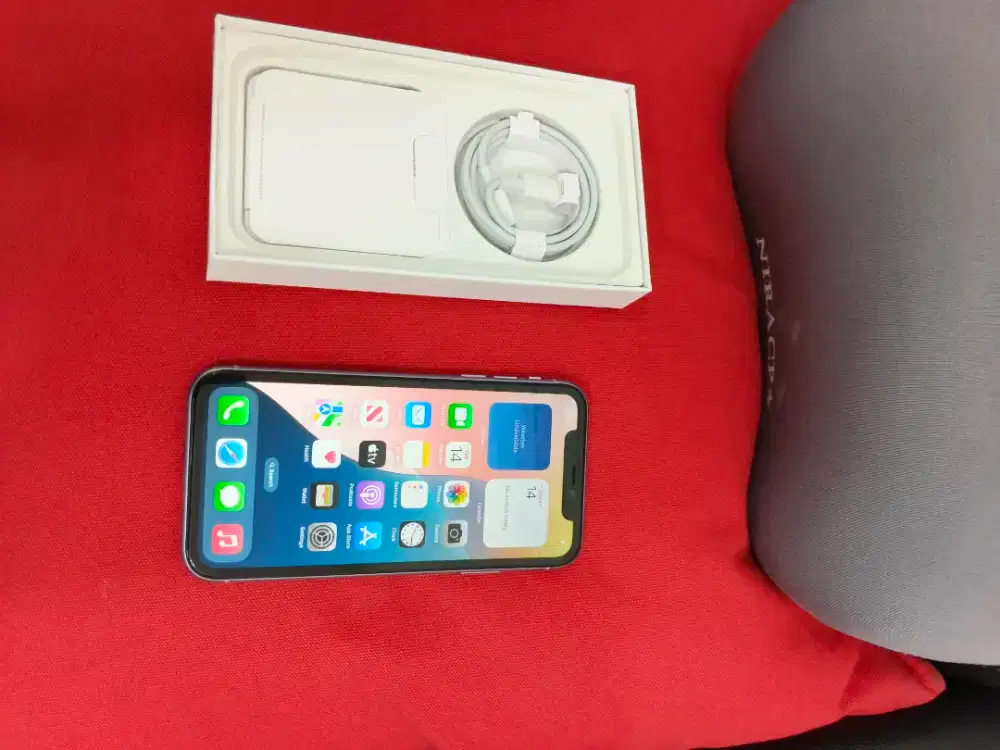 Iphone 11 128gb sebisa baru