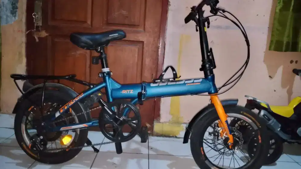 Sepeda lipat Oddessy