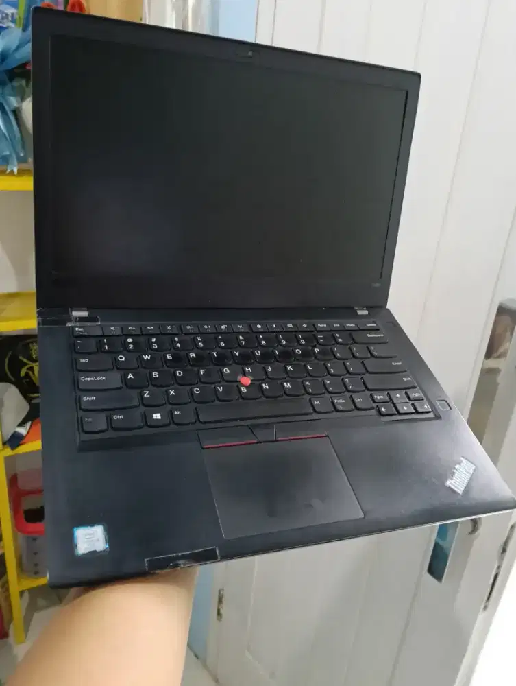 Lenovo Thinkpad T480 core i5 8350u ram 8gb SSD 256gb minus