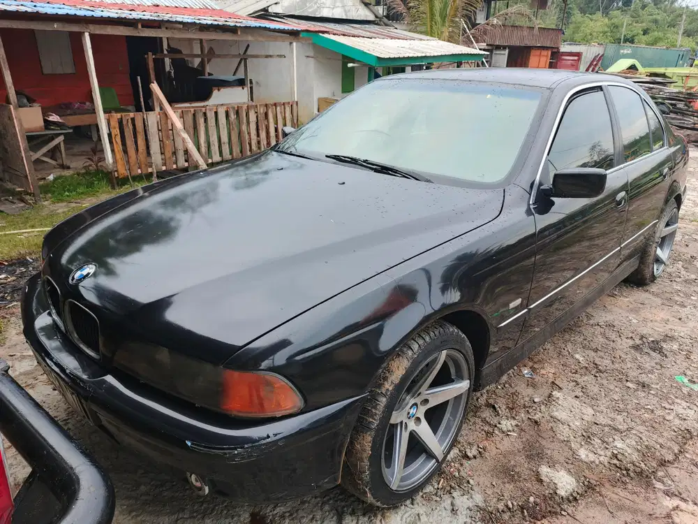 BMW 528i 1997 Bensin