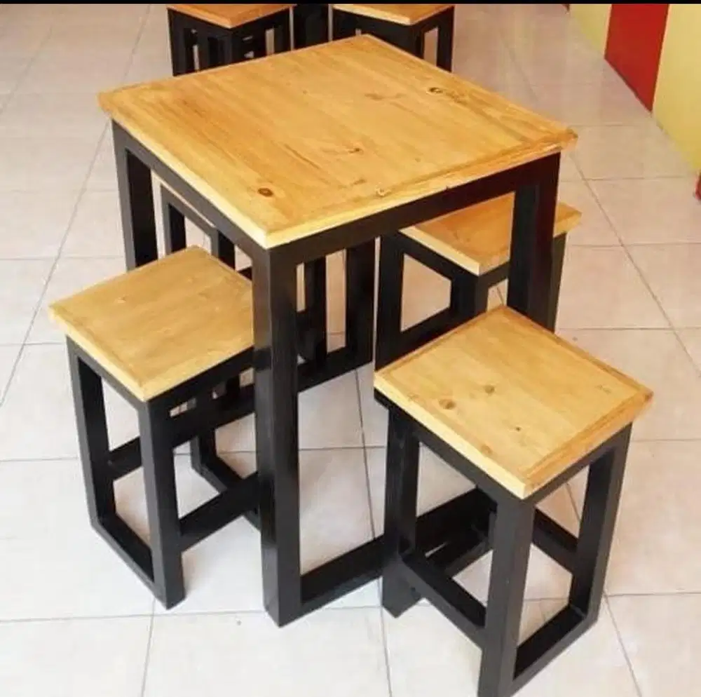 Meja kaju cafe set 4 kursi ukuran 60x60x75cm