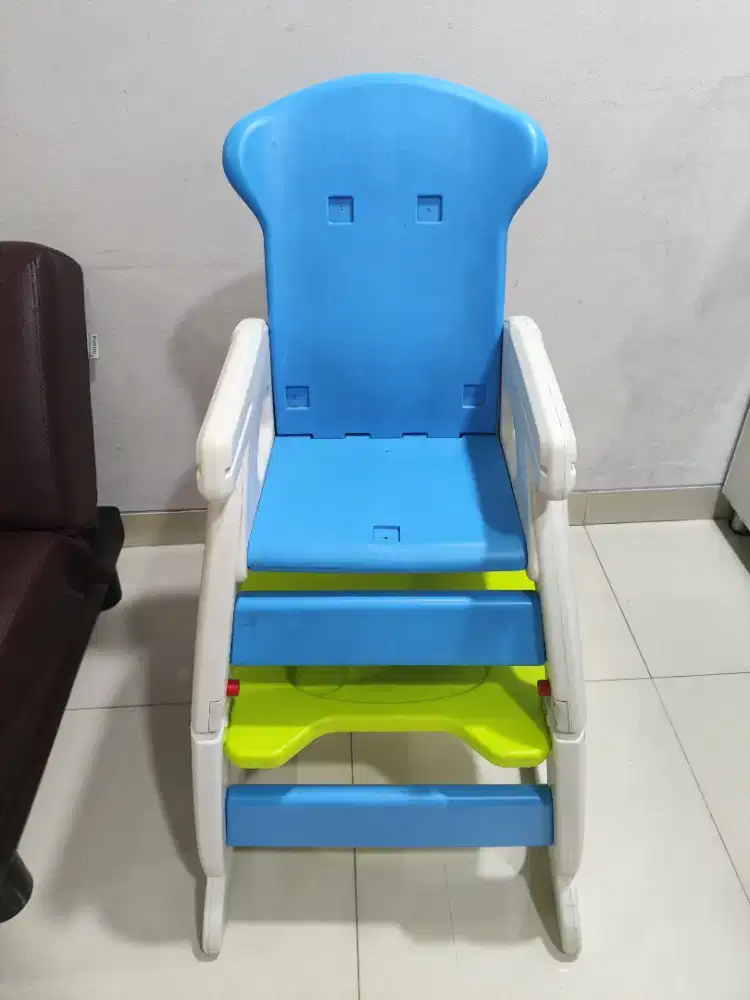 Kursi meja makan bayi