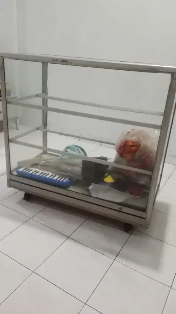 Steling kaca alumunium