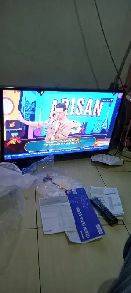 TV LED 32iN Digital Samsung Baru 2 minggu pakai