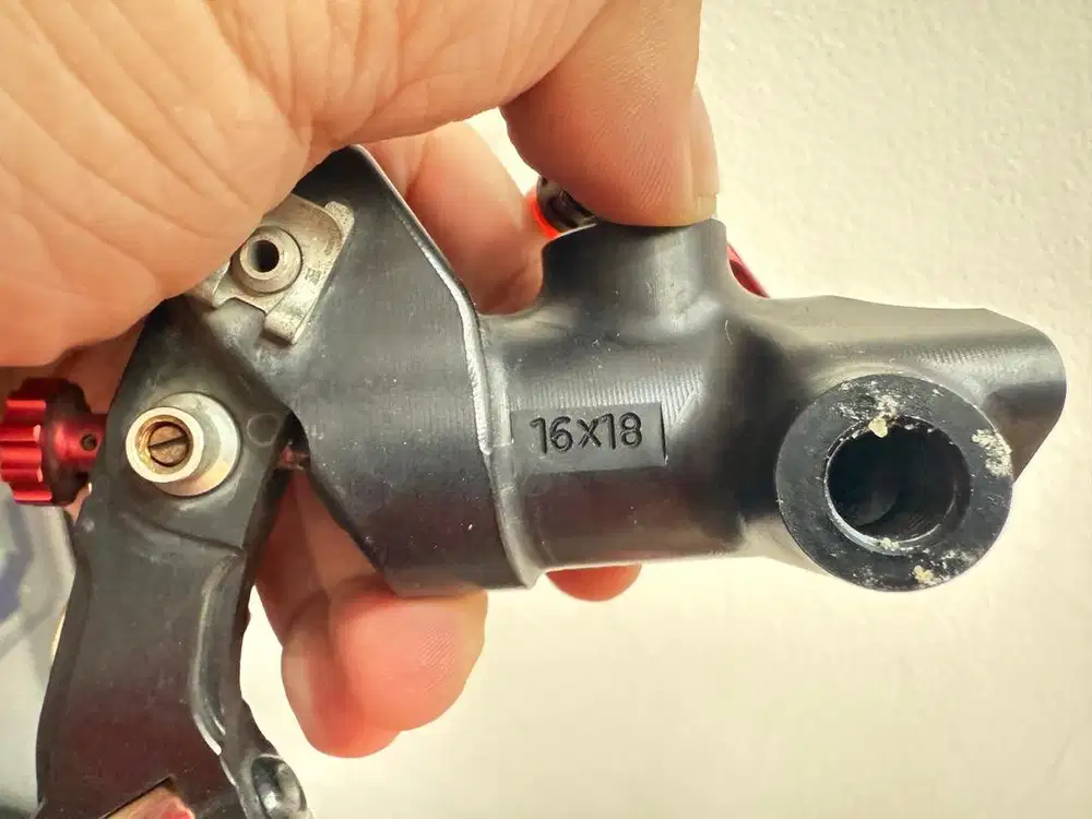 Master Rem accosato 16x18 warna merah