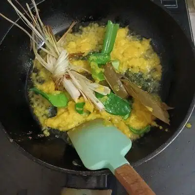 Lowongan Wanita Serabutan Catering Bagian Masak Nasi
