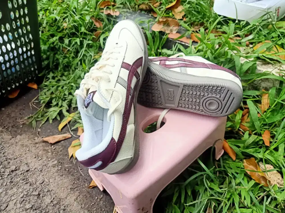 Sepatu onitsuka - tiger size 39,5' & 43,5' & 44