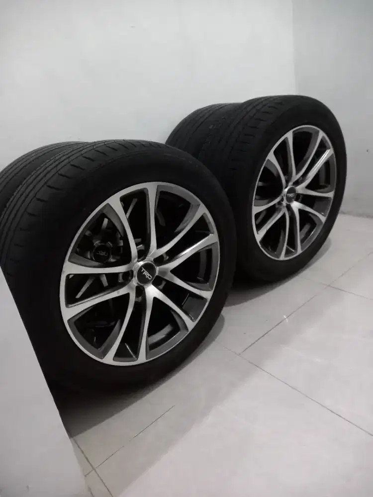 4 set Velg dan Ban R18 Toyota Kijang Innova