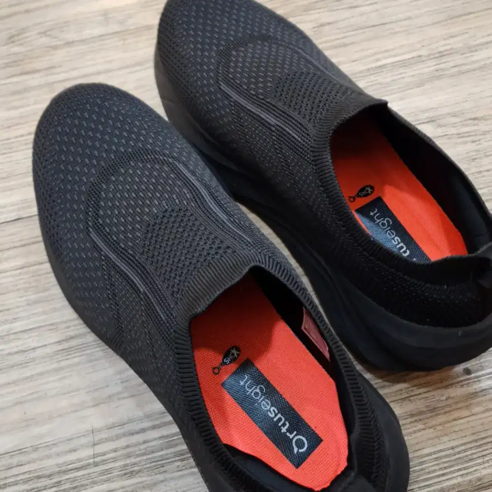 Ortoseight Hyperblast 2.0 Slip On ukuran 44 hitam
