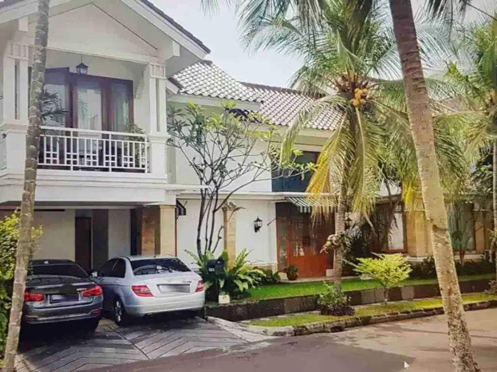 Rumah besar jual murah strategis bebas banjir siap huni