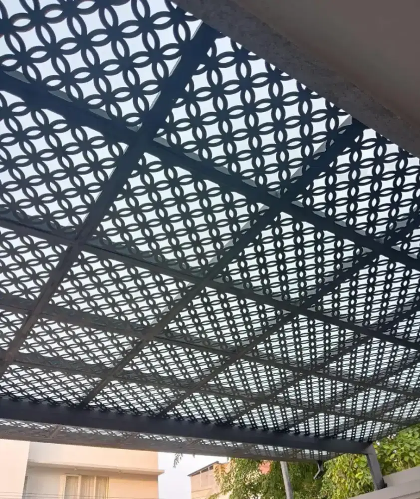 Kanopi atap kaca tempred glass rangka kombinasi plat cating laser