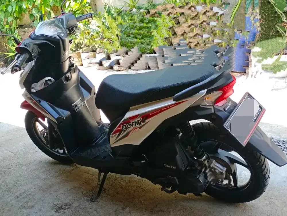 Dijual honda beat 2015