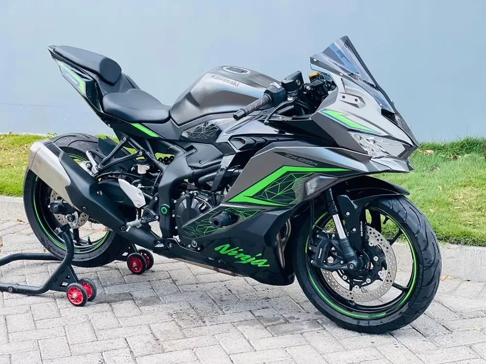 Kawasaki zx25r abs se qs 2023 plat S low odo pajak On zx25 r abs tft