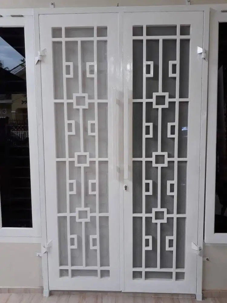 Pintu  rumah minimalis