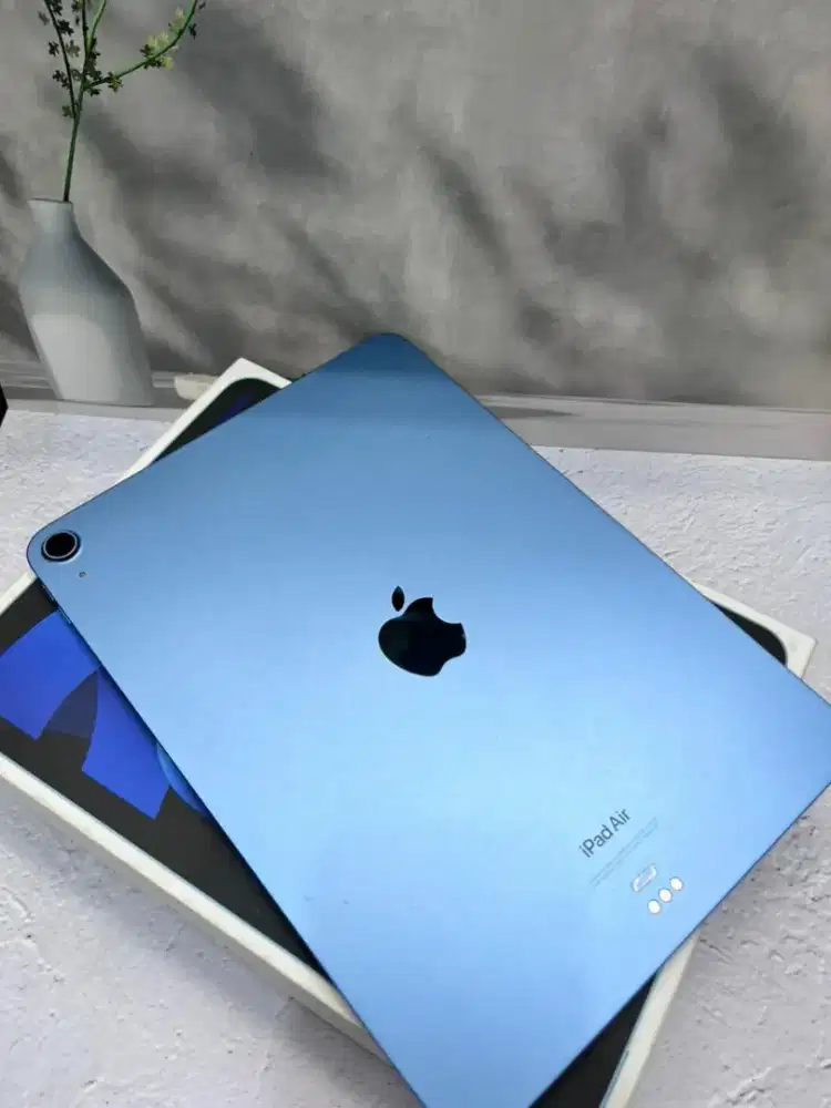 Ipad Air 5 m1 

64gb 

Blue 

ex Ibox

kondisi 99%

Fullset original
