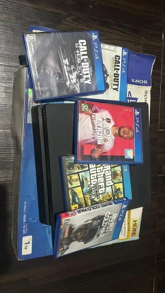 PS 4 slim 1 tb ori