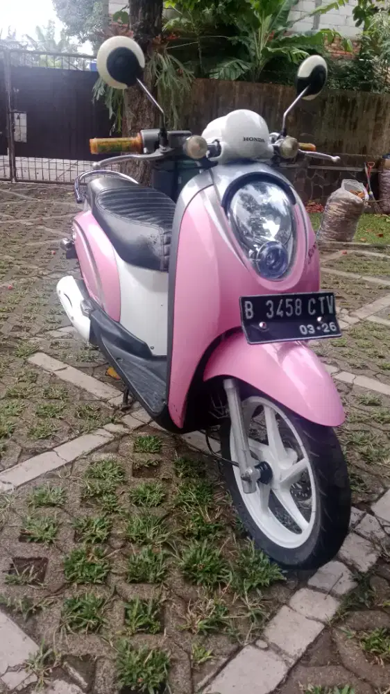 Honda scopy thn 2011 surat lengkap pajak on mesin/body orisinil