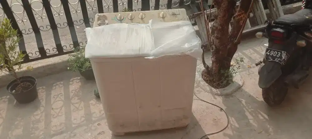 Dijual masin cuci 2 tabung