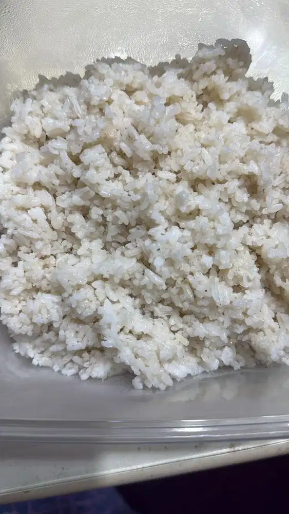 di cari team dapur untuk memasak nasi uduk