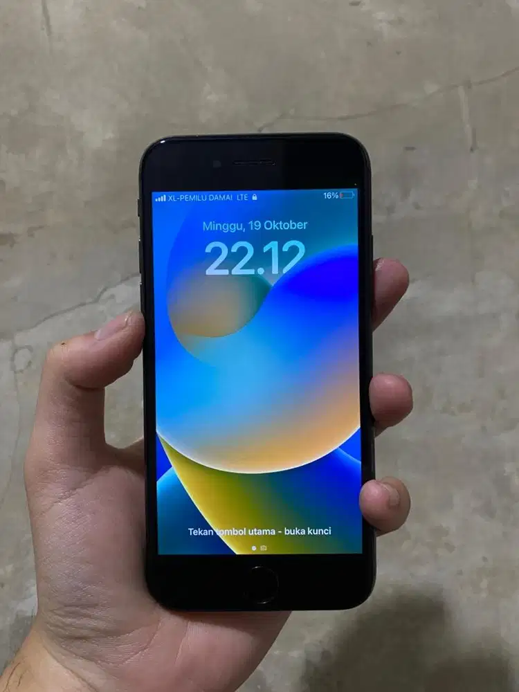 JUAL IPHONE 8 64GB INTER