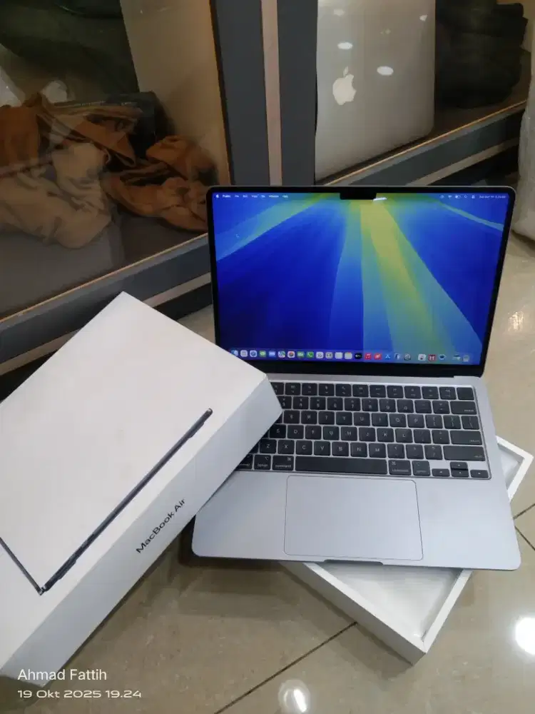 MacBook Air m3 2024 13 _16/256 Fullset Beda SN