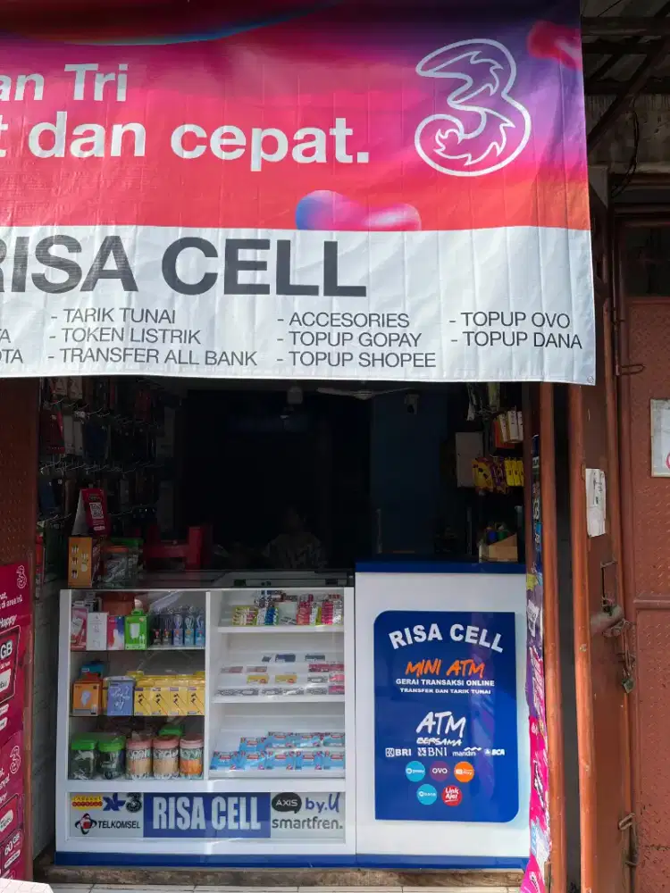 Oper usaha konter beserta isinya