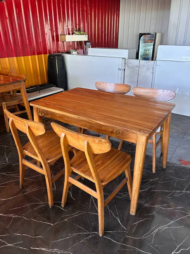 Dijual 6 Set Meja Makan Kayu Solid Bekas - Rp 1 Juta/Set