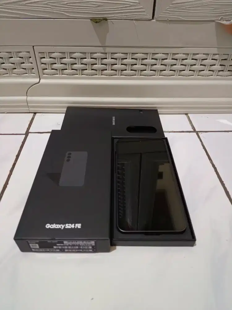 Samsung s24 fe 8/256