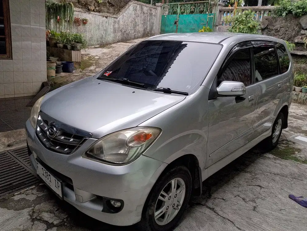 Daihatsu Xenia 2010 Bensin