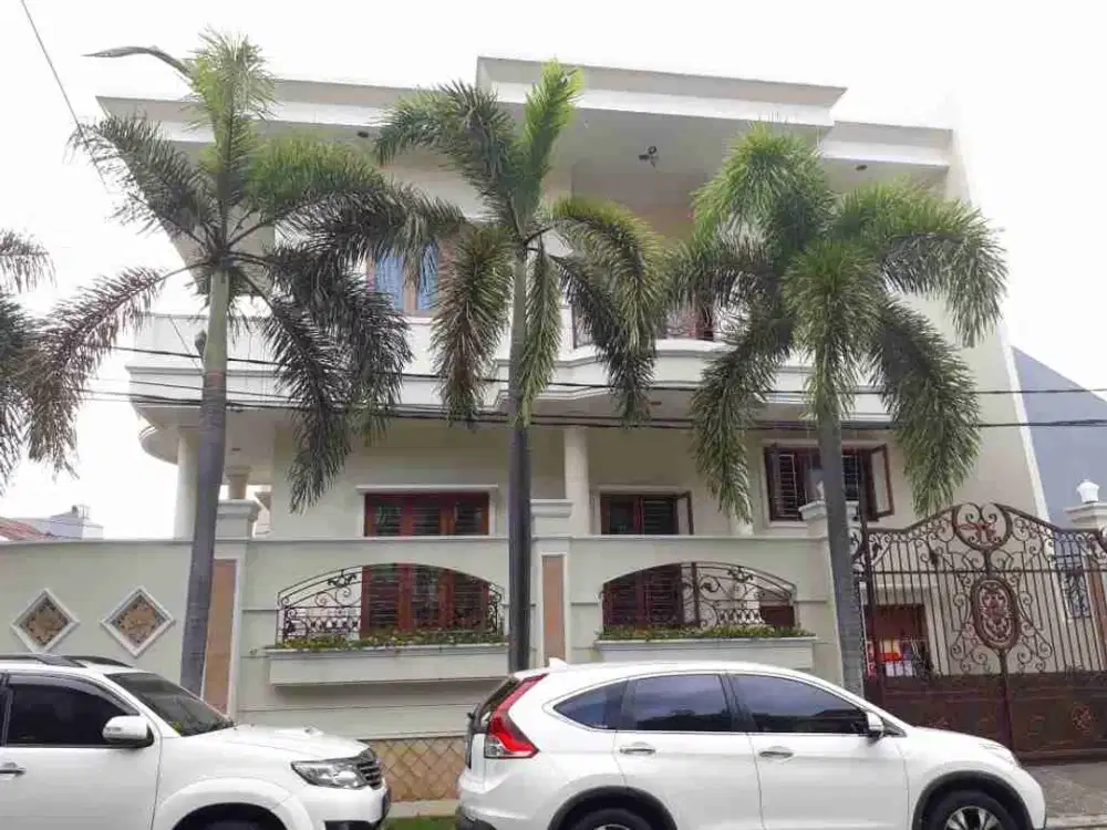 Disewakan rumah 2.5lantai di Daan Mogot baru ( cluster tampak siring timur), Kalideres, Jakarta Barat.