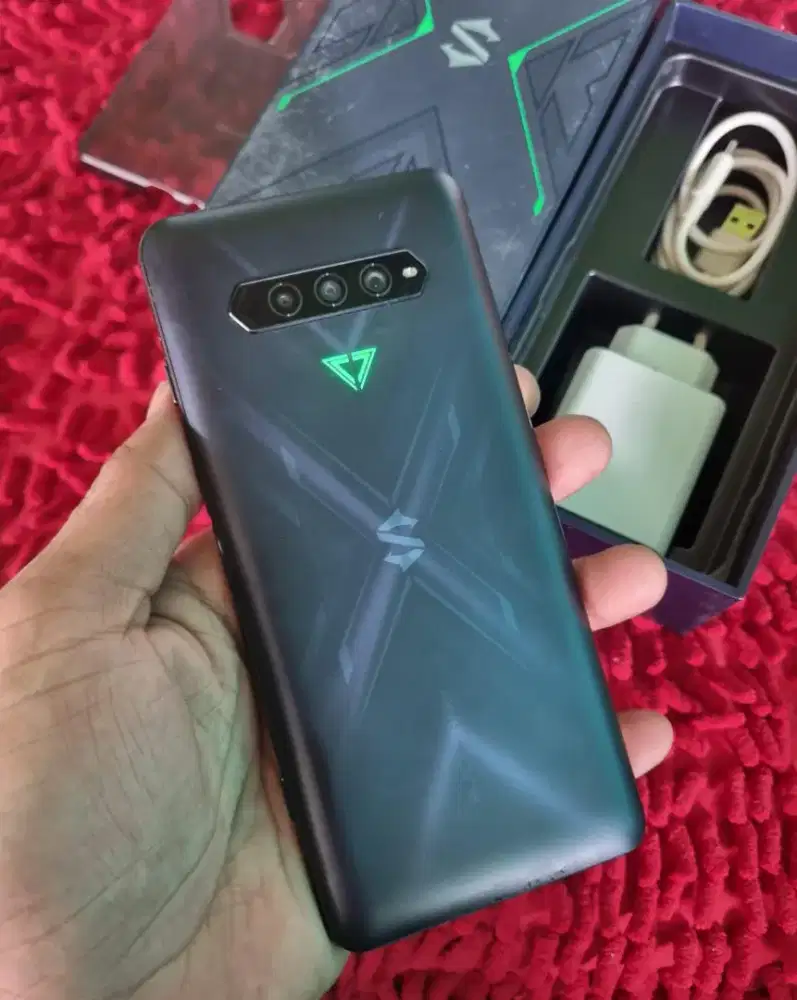 Blackshark 4 pro 5g ram 12/256 mulus fulset no minus