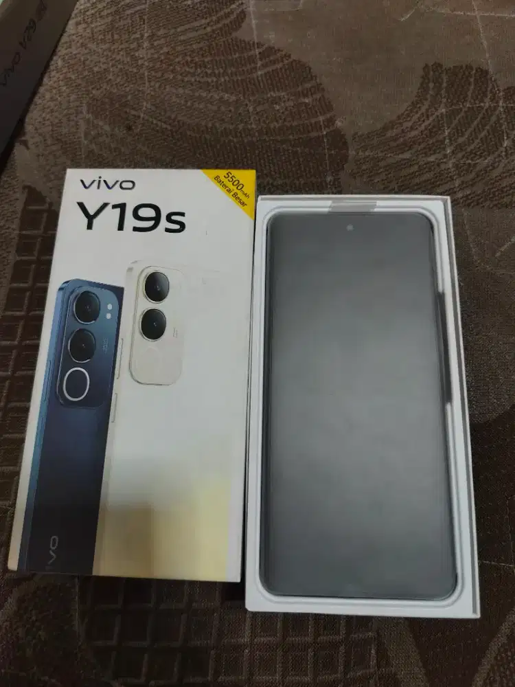 Bismillah. Numpang jual gan Vivo Y19s Ram 6+6/128 no minus 2 blan pkai