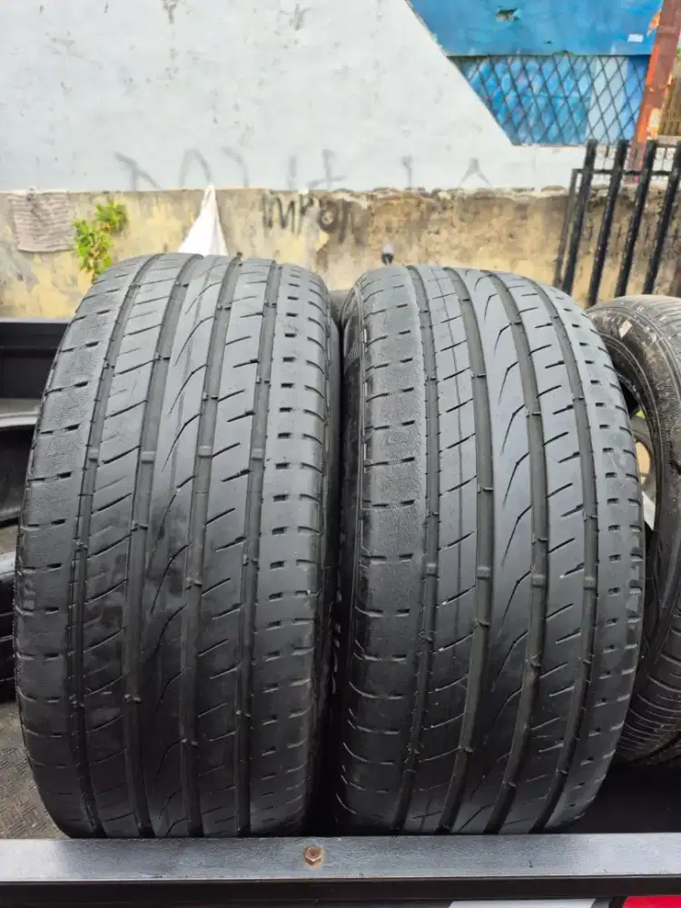 Ban copotan mercy Continetal ultracontact UC6 Suv 255/55 R18 80%..2pcs