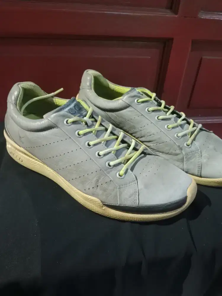 sepatu second ecco