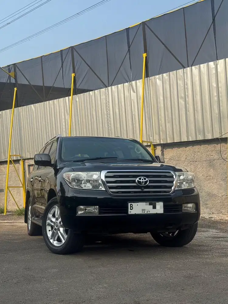 Toyota landcruiser ZX 2010 bensin land cruiser zx cbu japan lc bensin
