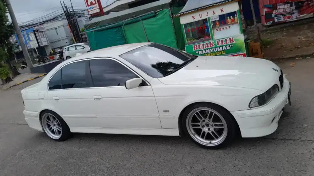 For Sale BMW 520i E39