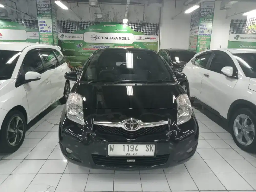 TOYOTA YARIS E AT 2011 HITAM METALIK