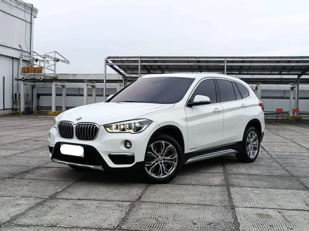 BMW X1 SDrive 18i X-line 1.5 AT 2018