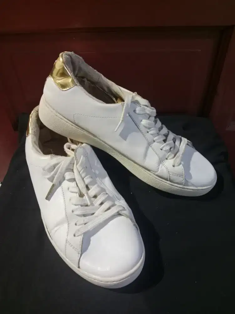 sepatu second michael kors