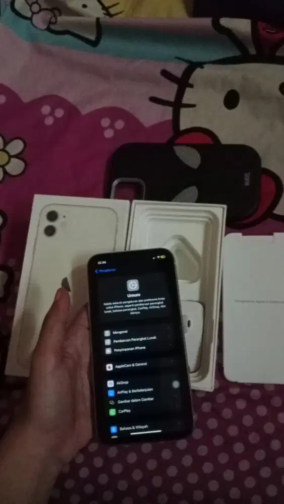 Iphone 11 64gb charger box handst