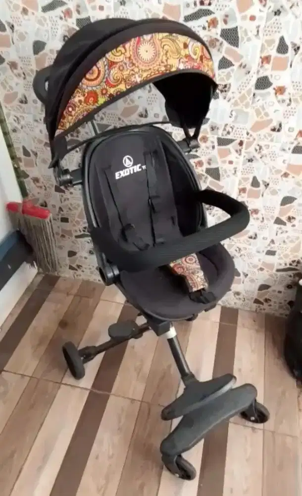 JUAL CEPAT STROLLER MERK EXOTIC HITAM