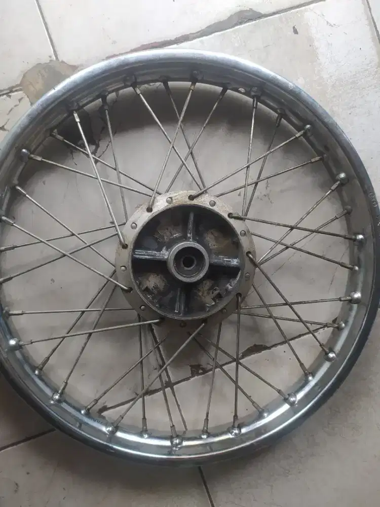 Pelek bekas Jupiter z