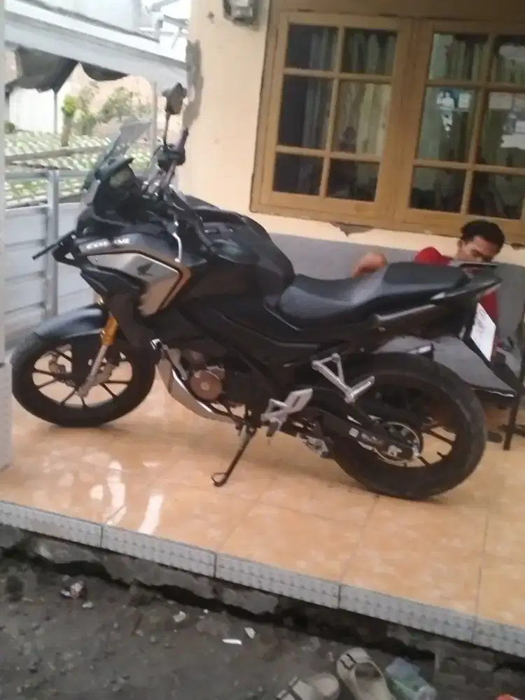 Di duql cepat karena lagi butu