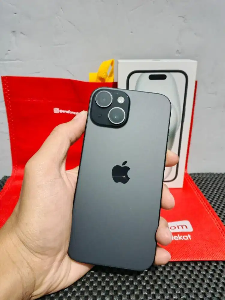 iphone 15 128gb garansi Erafone