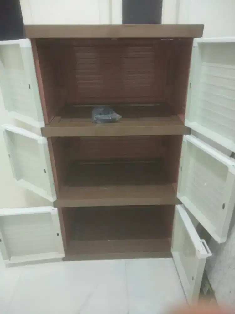Lemari Club 3Tingkat Jumbo