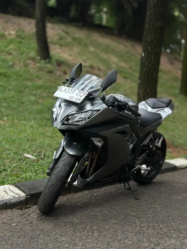 Dijual NINJA 250 FI 2013 - Abu Metalik KM RENDAH