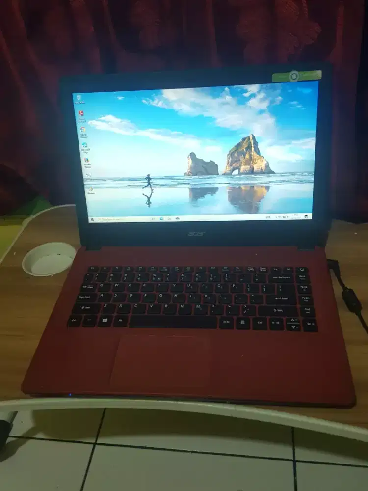 Laptop acer 14 inc slim amd E1 apu 2500 mmory 4 gb hrdis 500gb minus