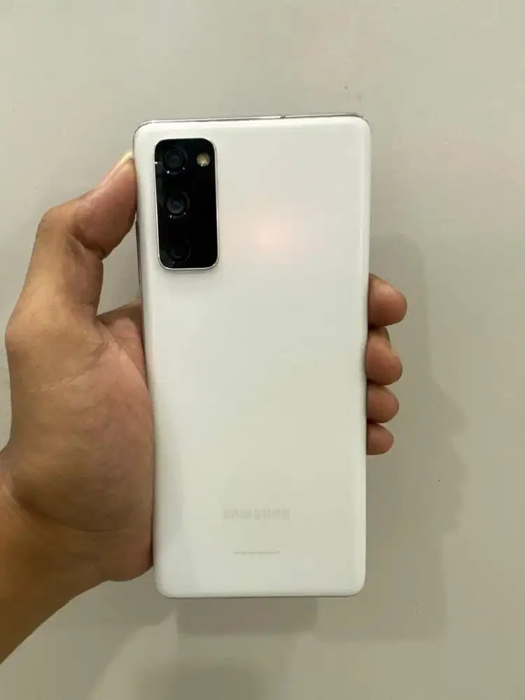 Samsung S20 FE Putih 8/128 Garansi Resmi SEIN